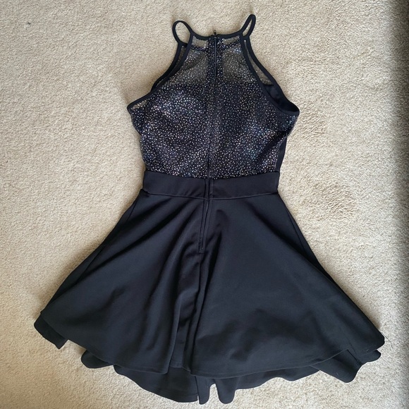 Emerald Sundae Juniors’ Black Midi Dress - Picture 2 of 2